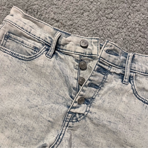 Abercrombie & Fitch Button-Up Denim Shorts - Picture 3 of 12